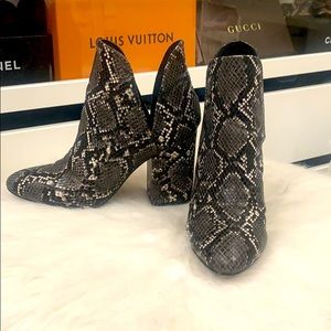 Steve Madden ROOKIE bootie